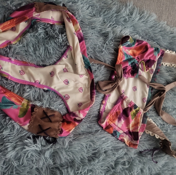 Paradizia designer, sexy  beautiful 2-piece bathing suit. Size M - Picture 4 of 8